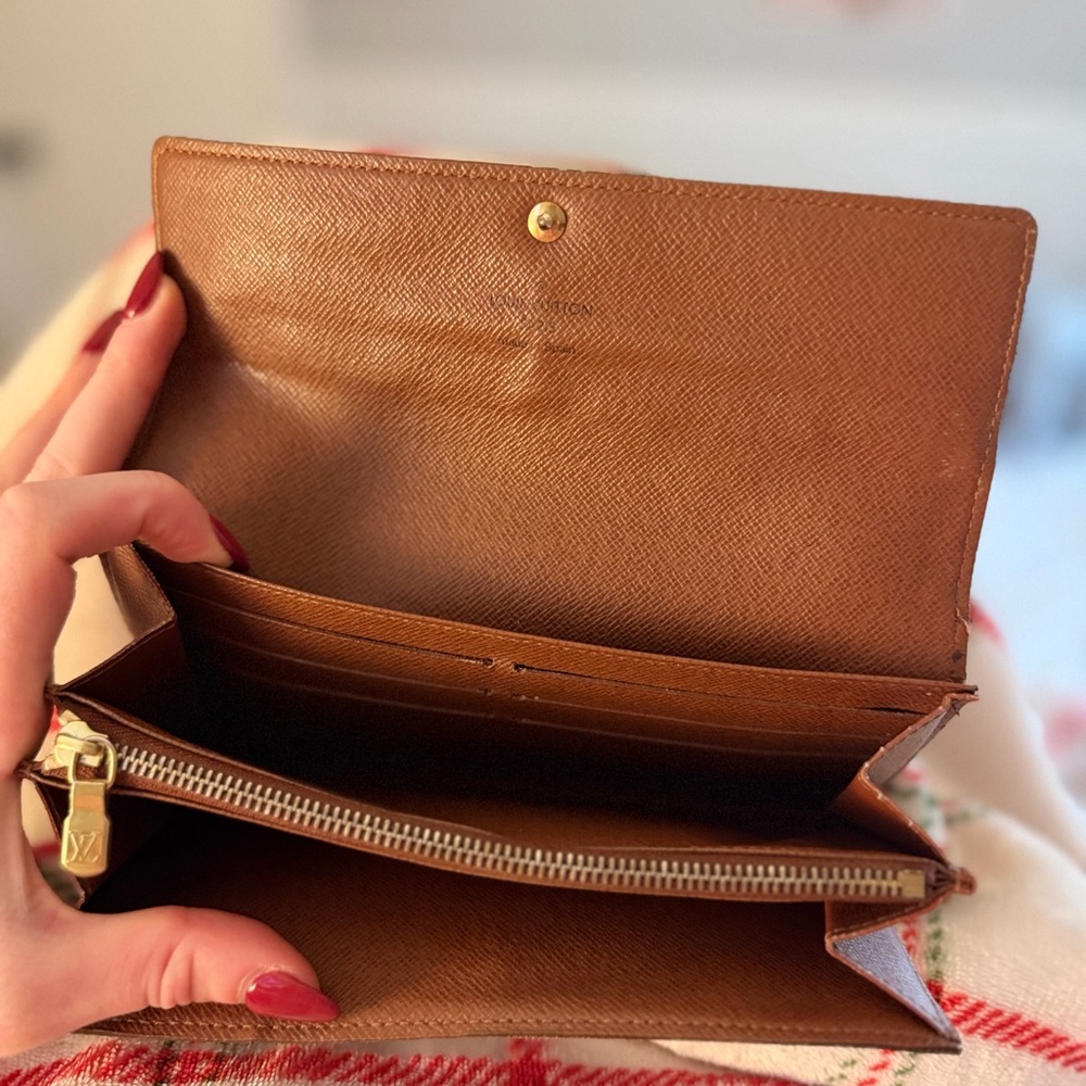 Louis Vuitton Dark Brown Monogram Clutch - Picture 8 of 15